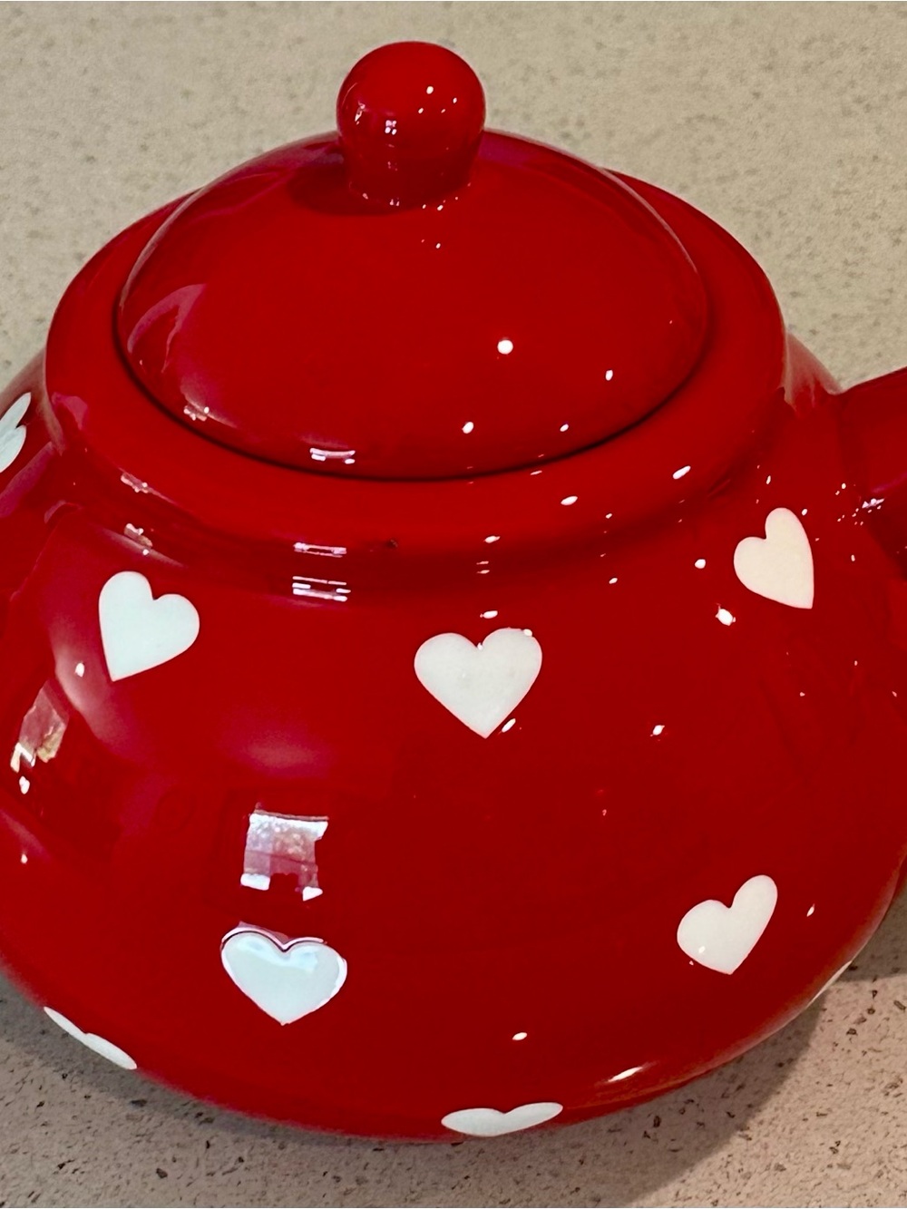 Red Ceramic Teapot with White Heart Pattern - Charming Coffee & Tea Accessory